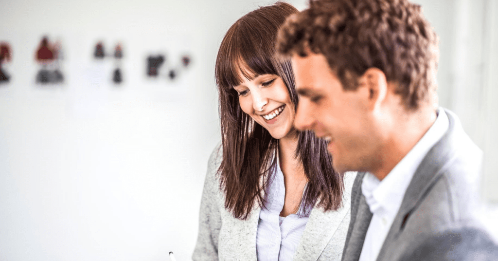 Community manager learning graphic design