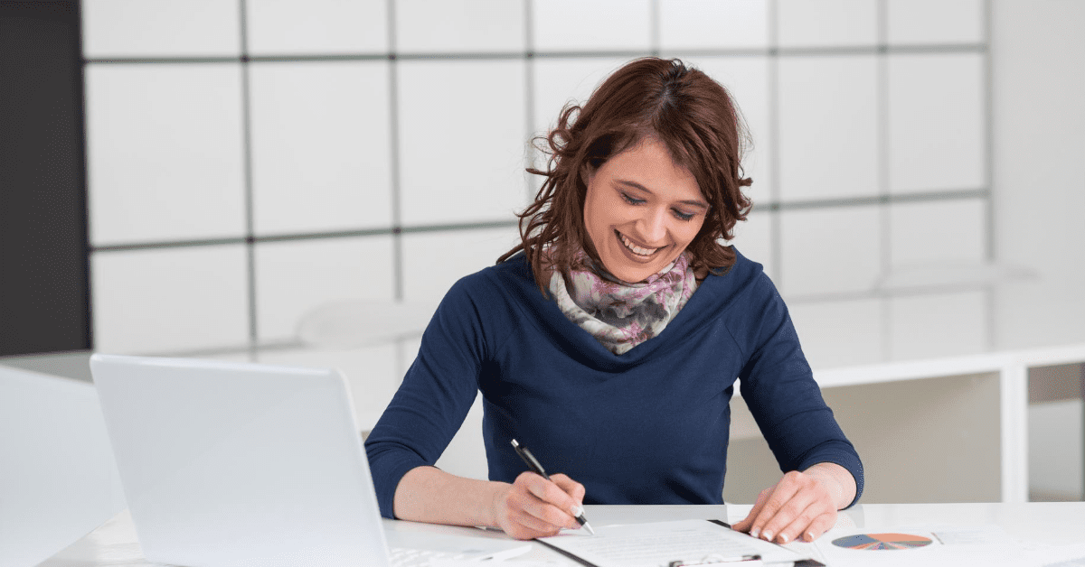 Manager supporting online community